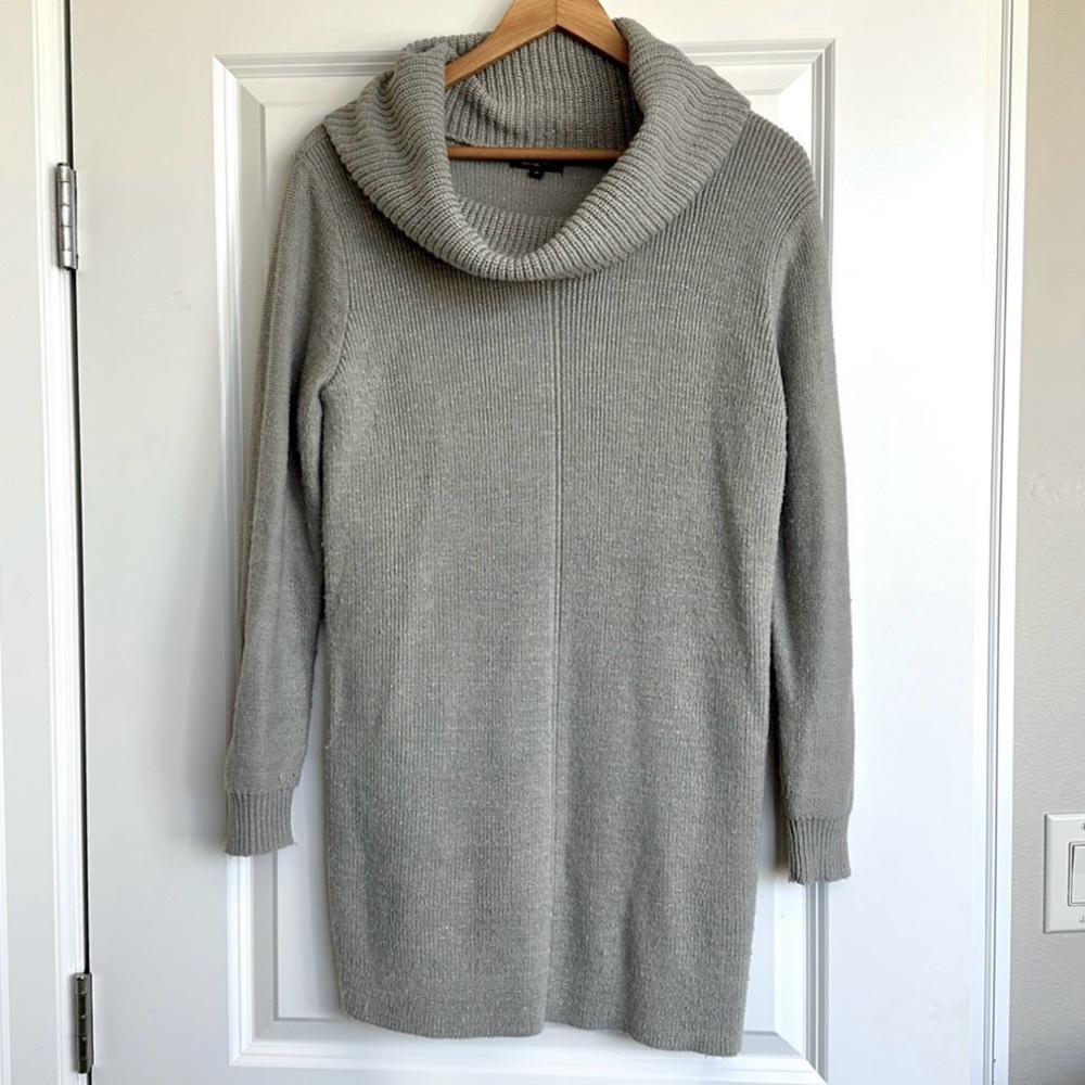 Legend Cowl Neck Long Sleeve Tunic Sweater sz Medium Women Roll Neck Light Gray